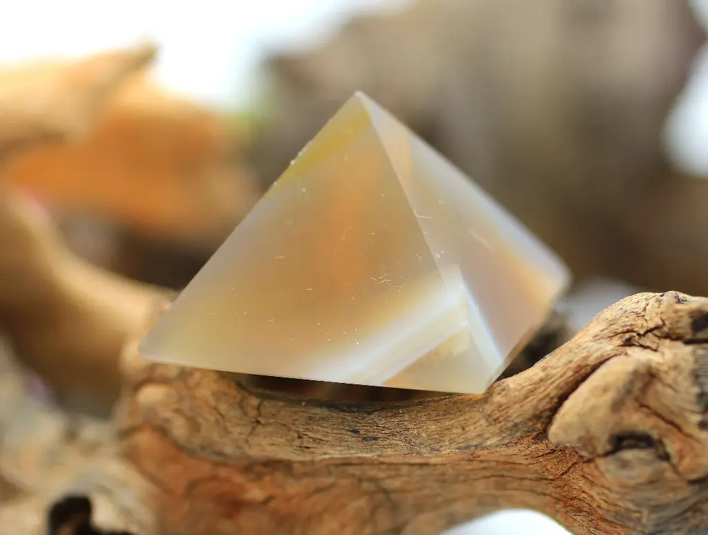 Pyramide en Agate du Botswana