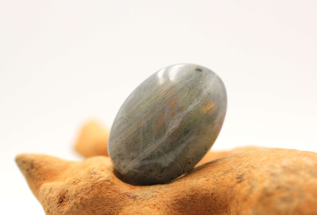 Galet en Labradorite