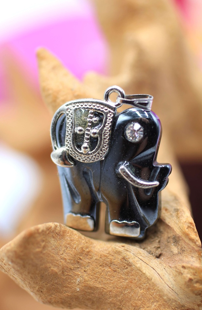 Pendentif Eléphant en Hématite