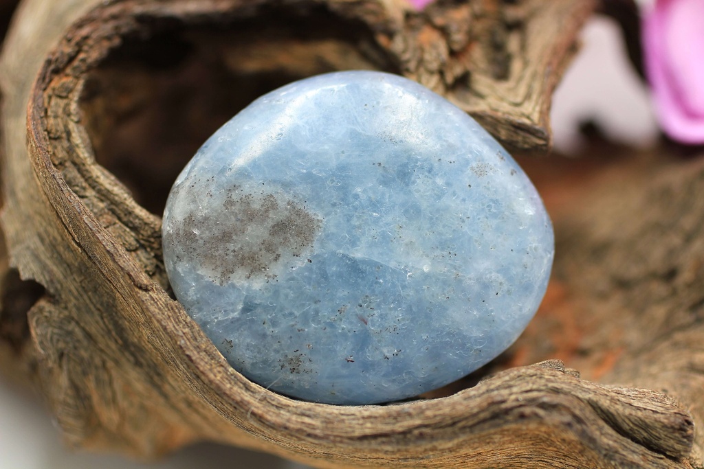 Galet plat en Calcite bleue