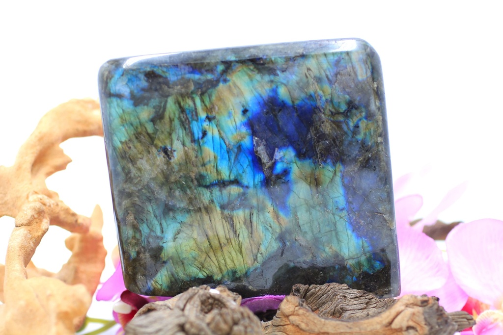 Rocher en Labradorite