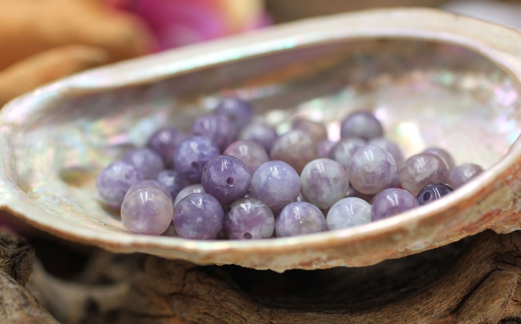 Perle 8mm en Tourmaline rose sur Lépidolite