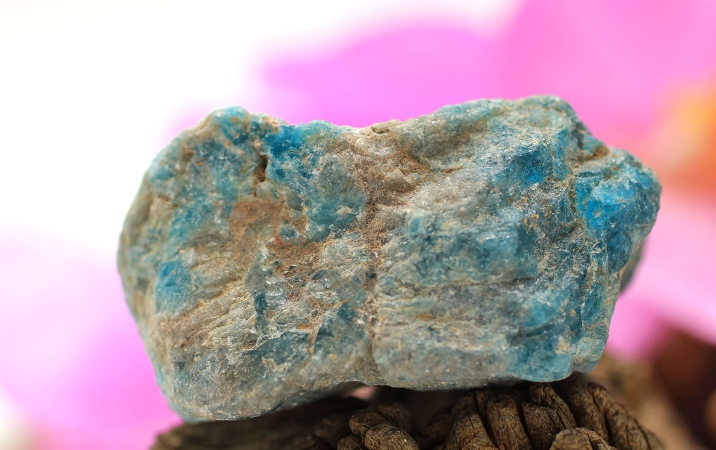 Apatite bleue brute