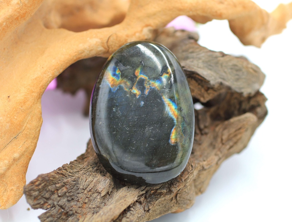 Galet en Labradorite