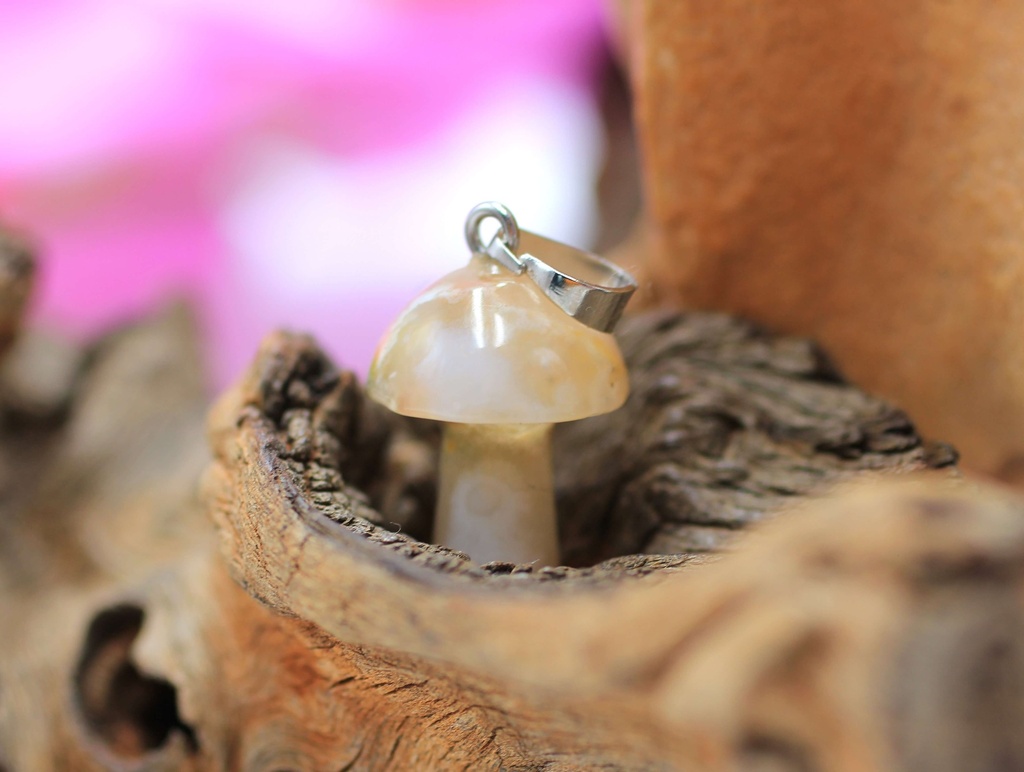 Pendentif champignon en Agate fleur de cerisier