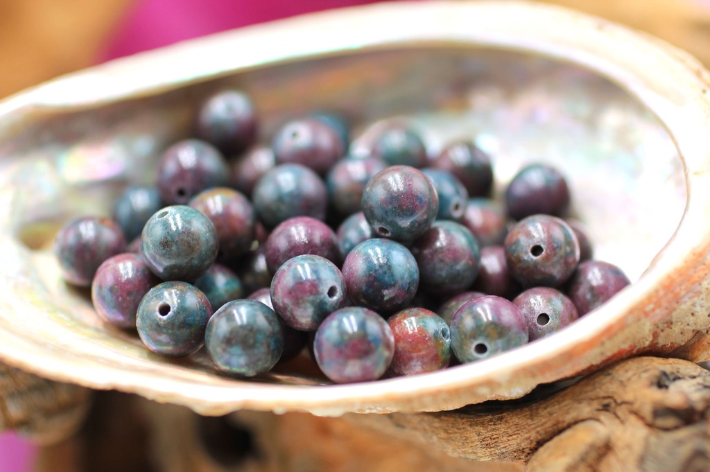 Perle 8mm en Rubis sur Cyanite bleue