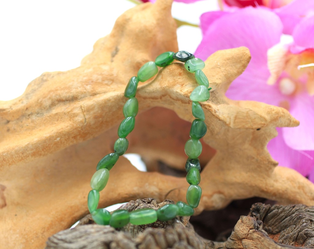 Bracelet en perles asymétriques en Jade néphrite