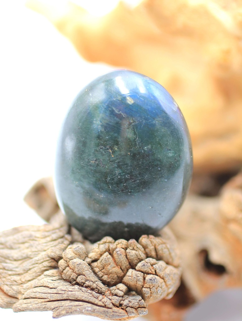 Galet en Labradorite