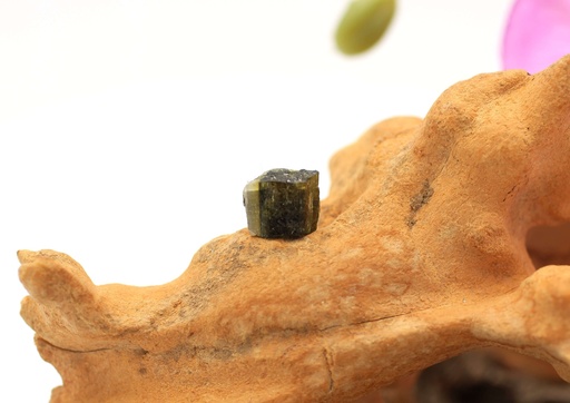 Tourmaline verte brute