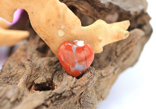 Pendentif cœur en Jaspe rouge