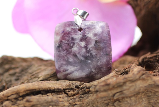 Pendentif carré en Lépidolite