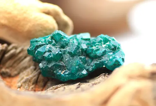 Dioptase brute