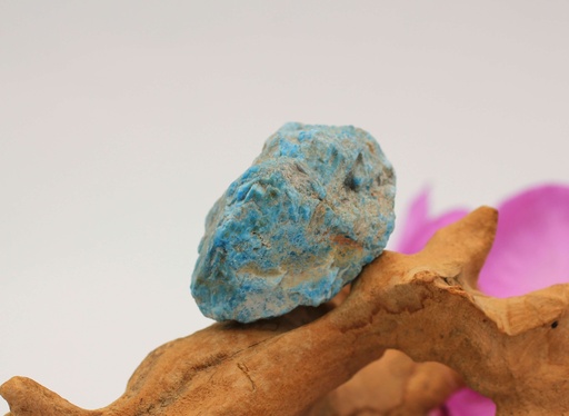 Apatite bleue brute