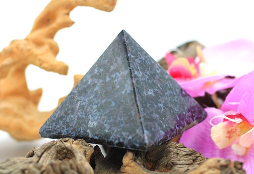 Pyramide en Indigo gabbro