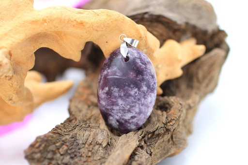 Pendentif ovale en Lépidolite