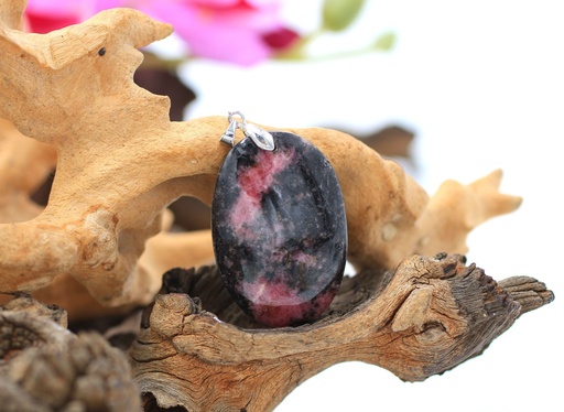 Pendentif ovale en Rhodonite